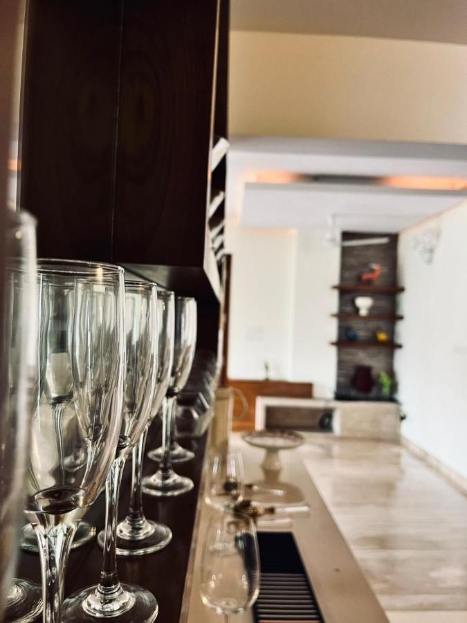 Luho Grande Bed & Breakfast Bangalore Dış mekan fotoğraf